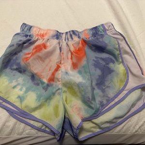 Nike tempo shorts size large